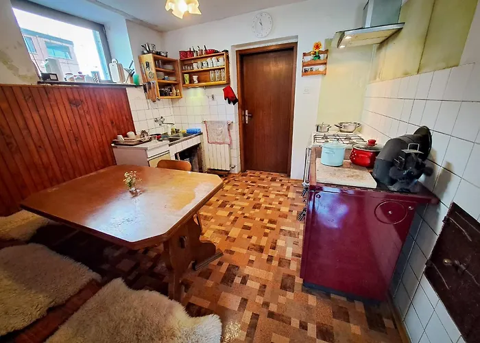 Nastanitev v družini Hikers Hut Hisar Podbrdo